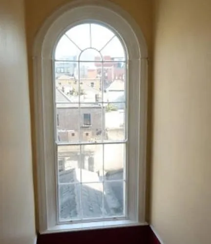 Adelphi 2* ダブリン