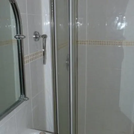 بيت ضيافة Adelphi