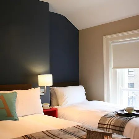 Adelphi ゲストハウス